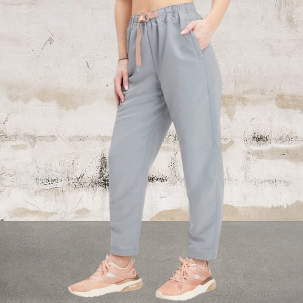 Fabletics NWT Wander Hike Pant Raincloud/Pink Tint Size Large